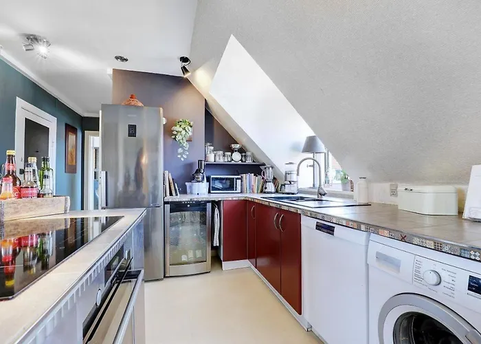 Comfortable In Copenhagen, Single *